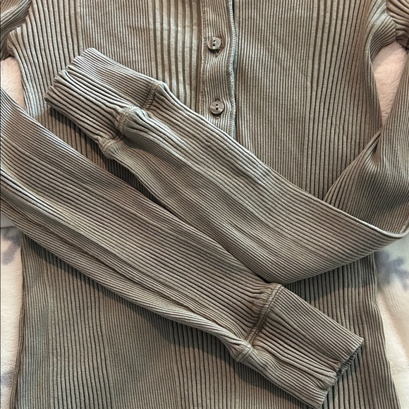 Aerie Ribbed Button-Up Long Sleeve Top - Khaki - Picture 3 of 5